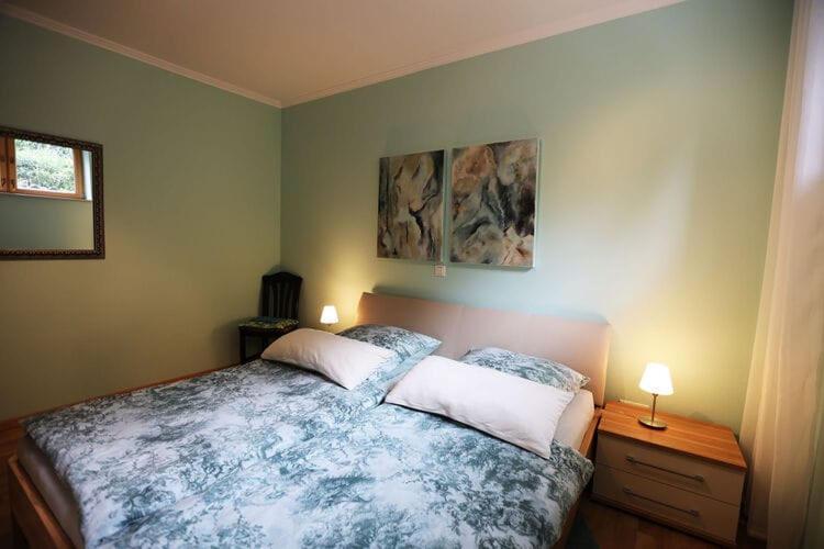 Holiday Flat With Idyllic Garden In Daun Exterior foto