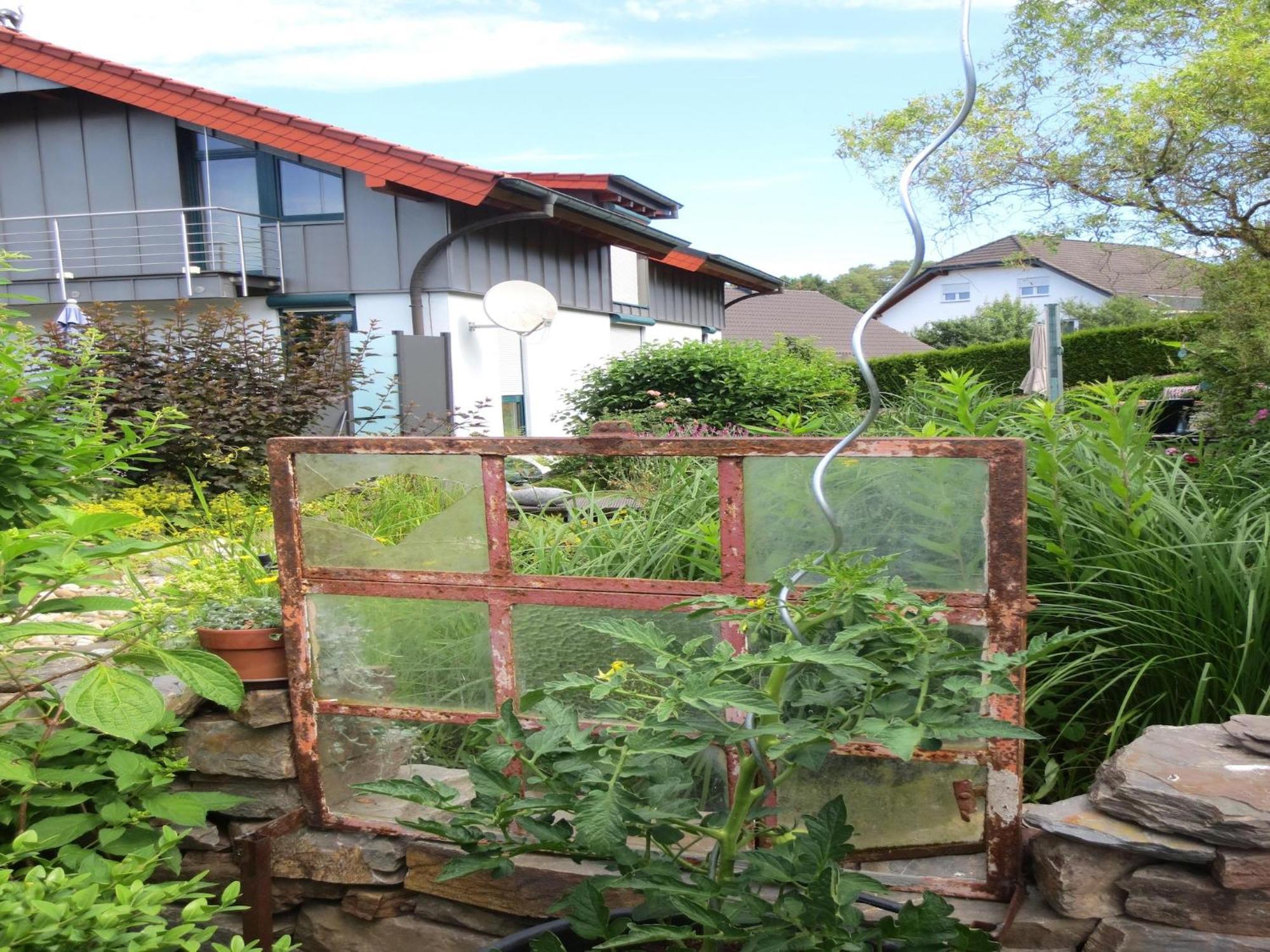 Holiday Flat With Idyllic Garden In Daun Exterior foto